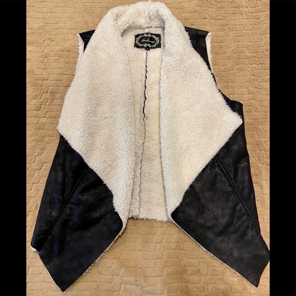 Two Toned Fur/Leather Black Vest